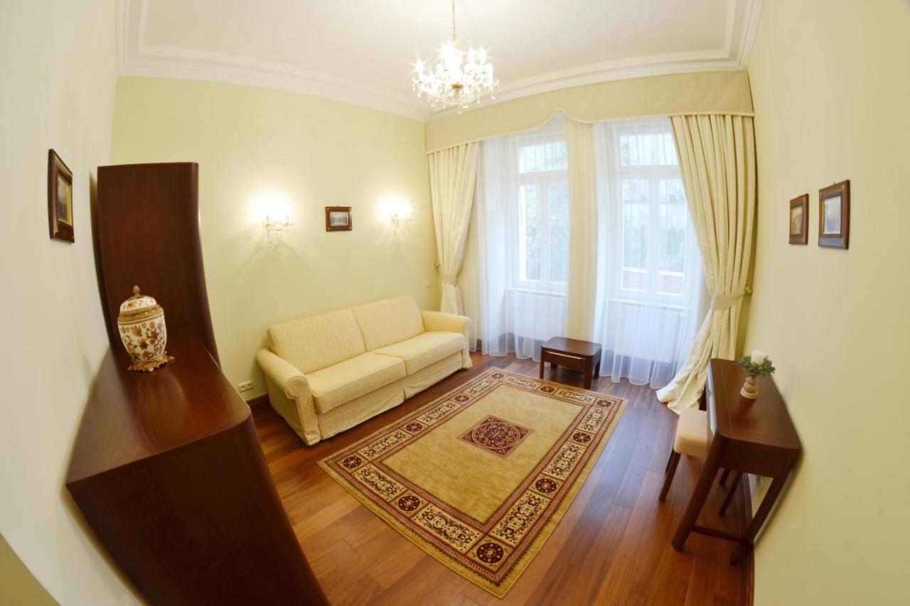 Apartma Premium Κάρλοβι Βάρι Εξωτερικό φωτογραφία