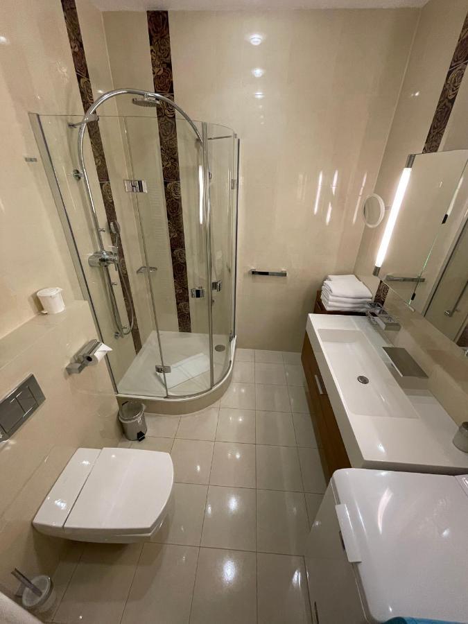 Apartma Premium Κάρλοβι Βάρι Εξωτερικό φωτογραφία
