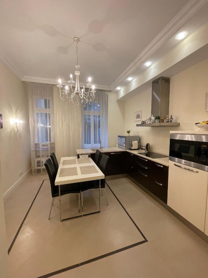 Apartma Premium Κάρλοβι Βάρι Εξωτερικό φωτογραφία