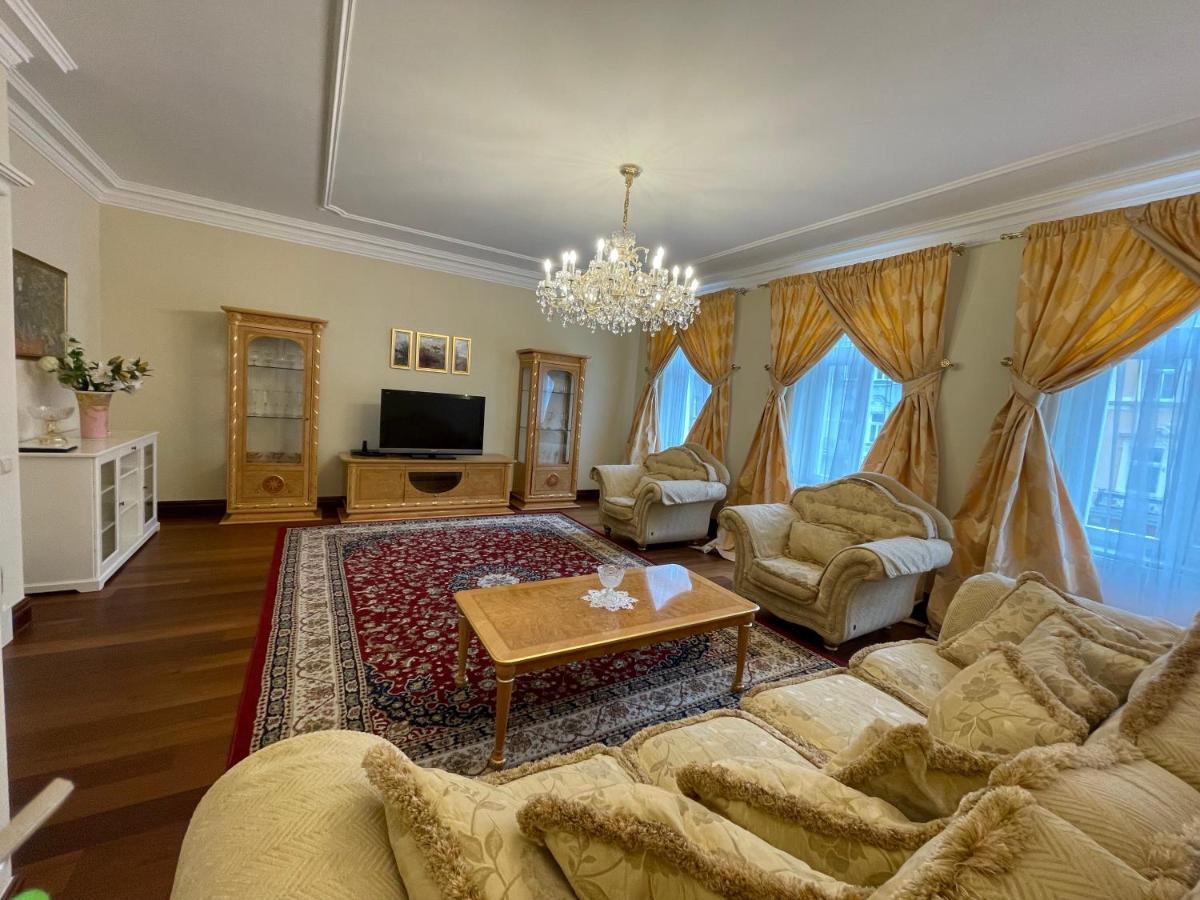 Apartma Premium Κάρλοβι Βάρι Εξωτερικό φωτογραφία