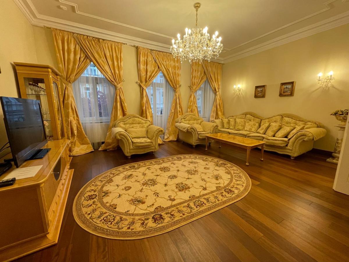 Apartma Premium Κάρλοβι Βάρι Εξωτερικό φωτογραφία