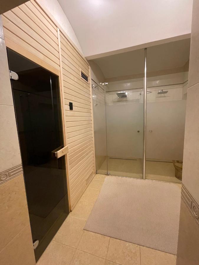 Apartma Premium Κάρλοβι Βάρι Εξωτερικό φωτογραφία